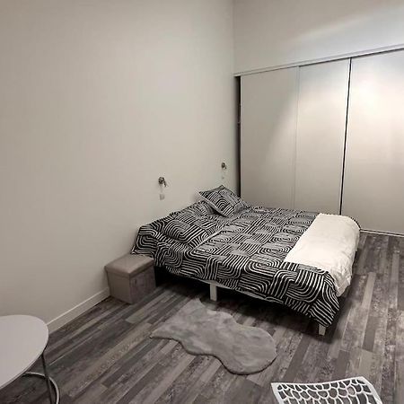 Vila Maison Entierement Renovee Ambares-et-Lagrave Exteriér fotografie