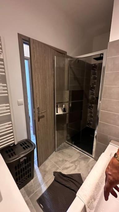 Vila Maison Entierement Renovee Ambares-et-Lagrave Exteriér fotografie