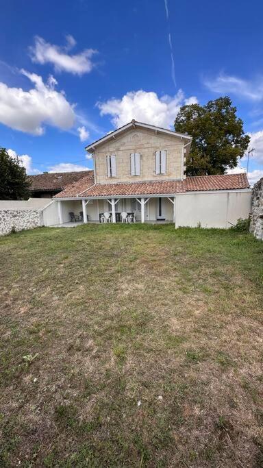 Vila Maison Entierement Renovee Ambares-et-Lagrave Exteriér fotografie