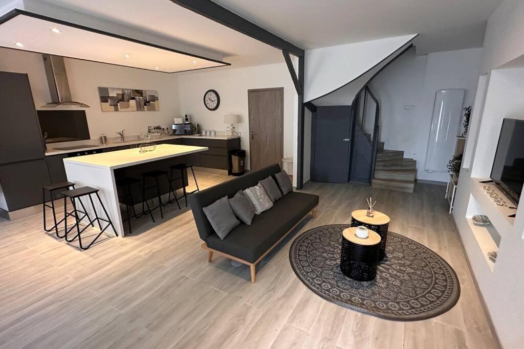 Vila Maison Entierement Renovee Ambares-et-Lagrave Exteriér fotografie